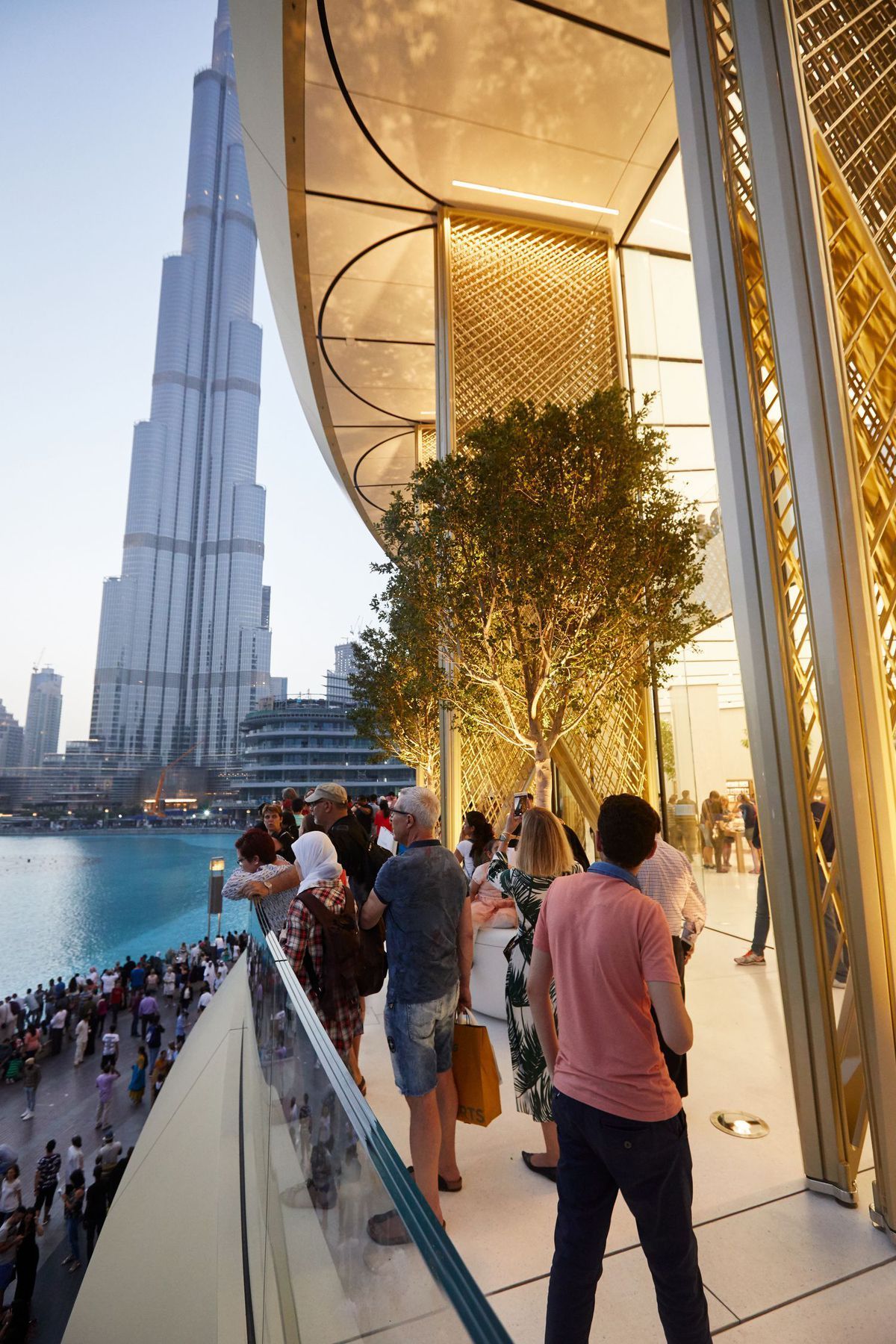#Video Apple abre su segunda tienda en Dubai - apple-3