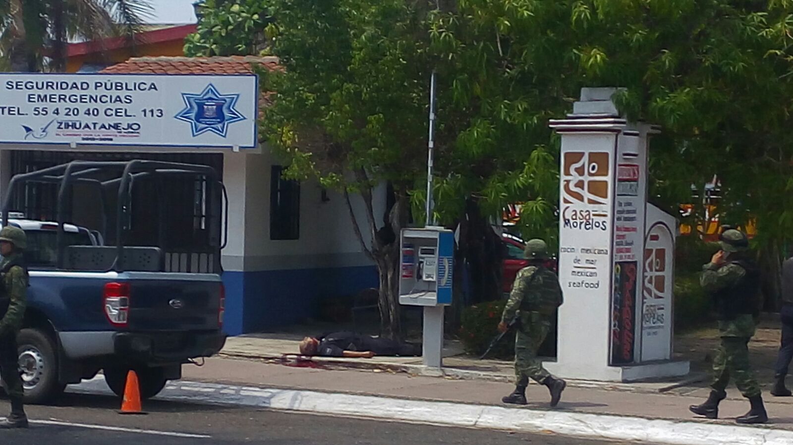 Asesinan a tres policías en zona turística de Ixtapa - b9a07a87-2afb-492a-971f-417f8c38941f