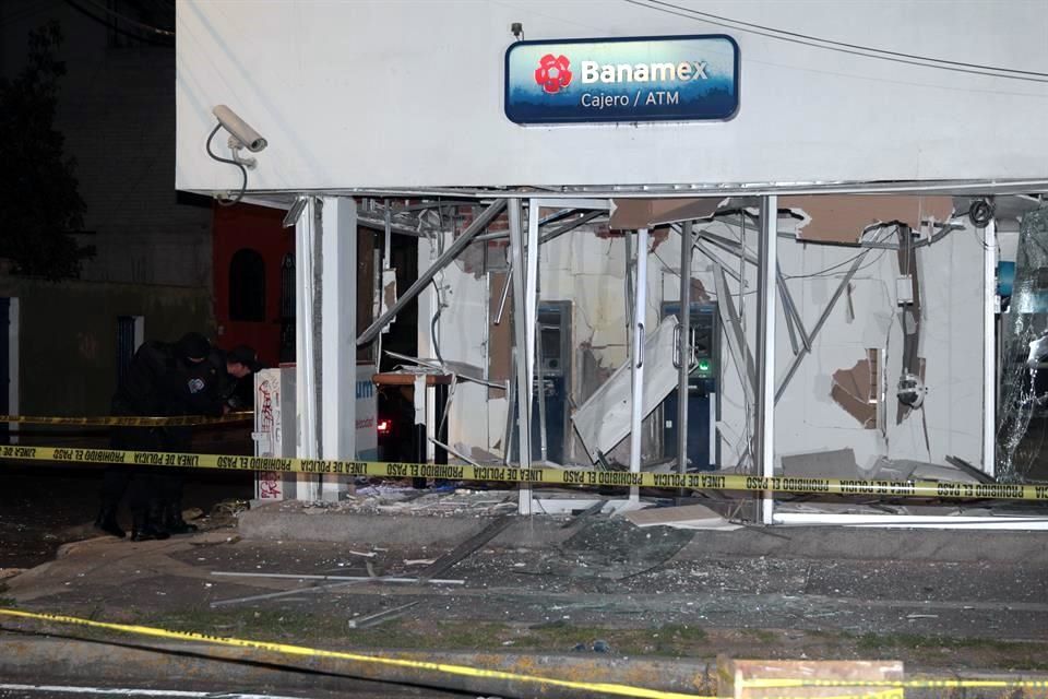 Investigan explosión en sucursal bancaria en Coyoacán - banamex