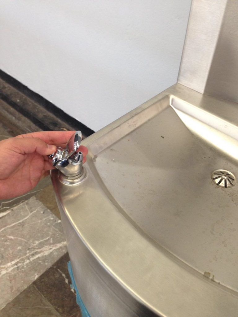 Metro contará con bebederos a partir de este viernes - bebederos-metro-cdmx-768x1024