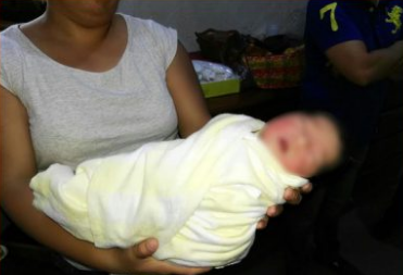 Abandonan bebé en iglesia de Ecatepec