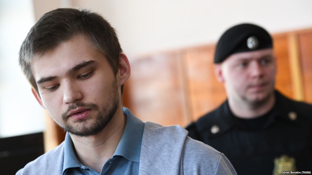 Dan tres años de cárcel a bloguero que jugó Pokémon Go en una iglesia en Rusia