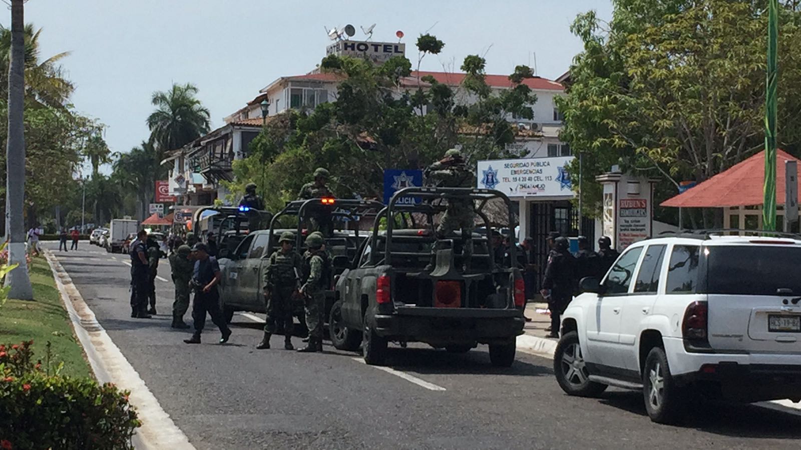 Asesinan a tres policías en zona turística de Ixtapa