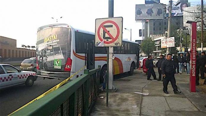 Asesinan a pasajero en camión de Naucalpan Asesinan a pasajero en camión de Naucalpan