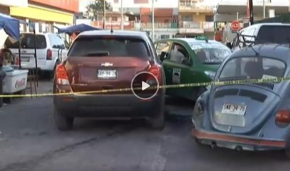 Conductor choca con dos autos tras sufrir un infarto en Monterrey