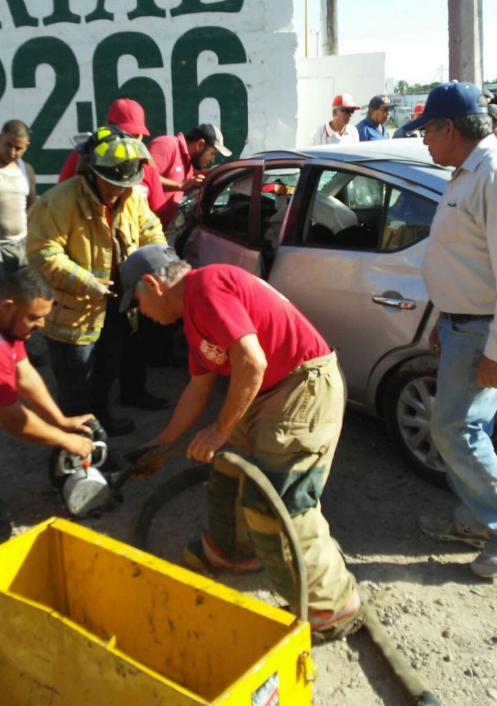 Muere mujer tras intentar ganar paso a tren en Coahuila - choque-tren-coahuila1-e1492876723465-721x1024