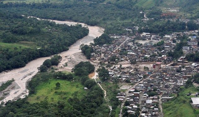 Cifra de muertos por avalancha en Colombia aumenta a 293
