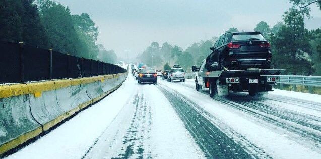 Video: granizada azota la México-Cuernavaca y Oaxaca
