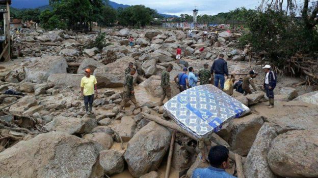 Suman 206 muertos por deslaves en Colombia - deslave1