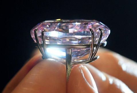 Diamante rosa rompe de récord al venderse en 71.2 mdd - diamante-2