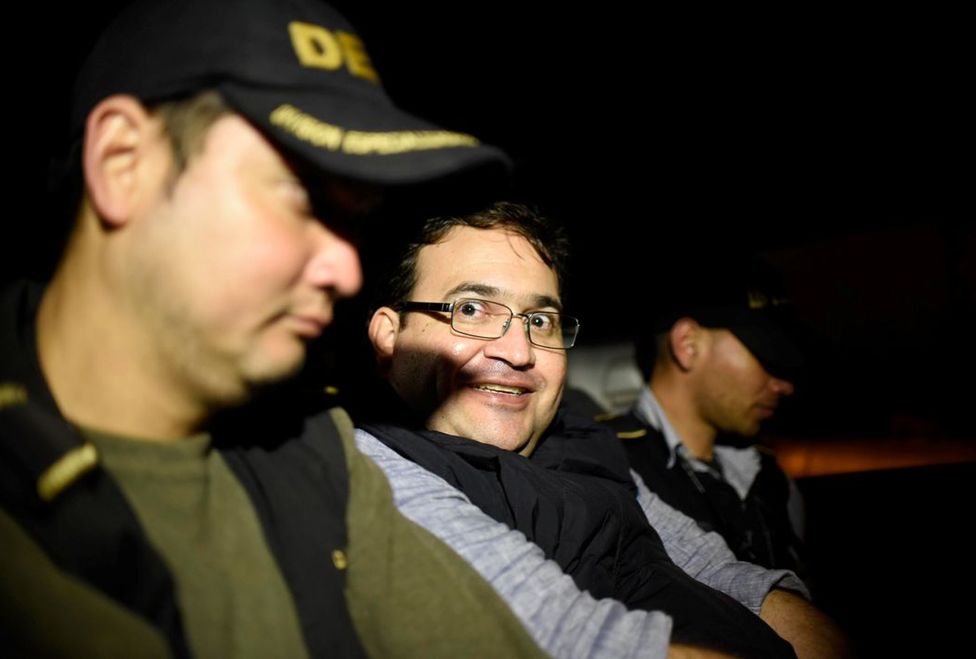 La sonrisa de Javier Duarte al ser detenido