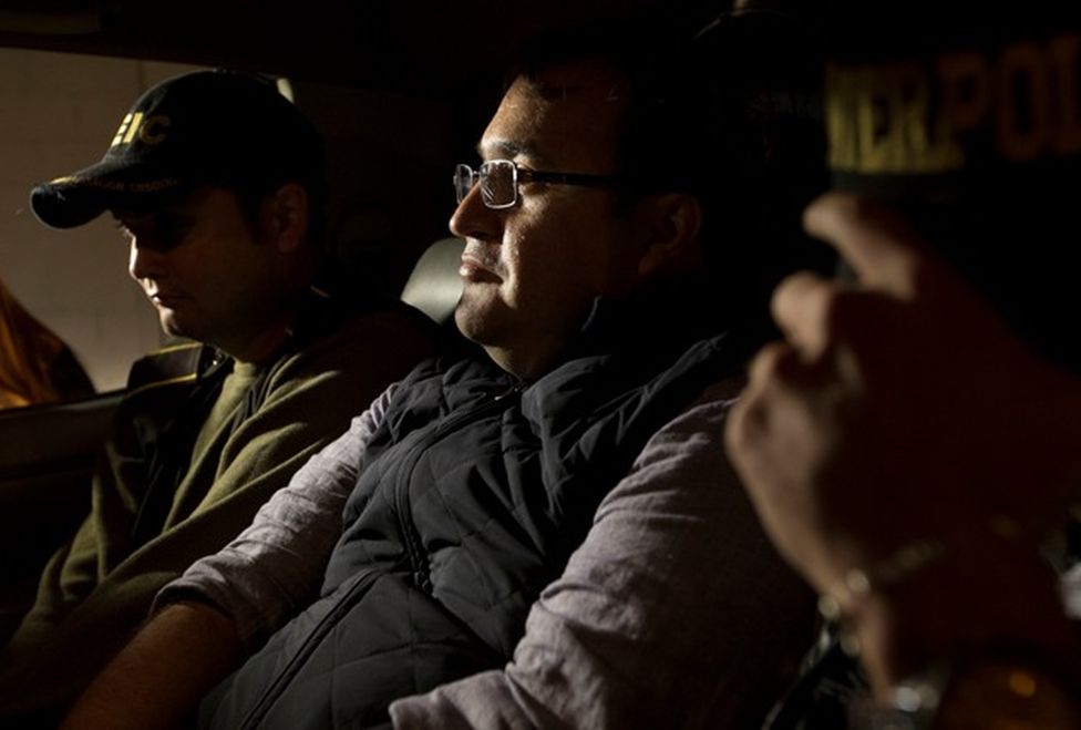 La sonrisa de Javier Duarte al ser detenido - duarte-43