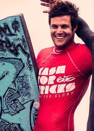 Observador de tiburones muere en ataque - dub1