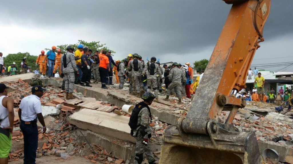 Suman 18 muertos tras desplome de edificio en Cartagena - edificio-cartagena-1024x576