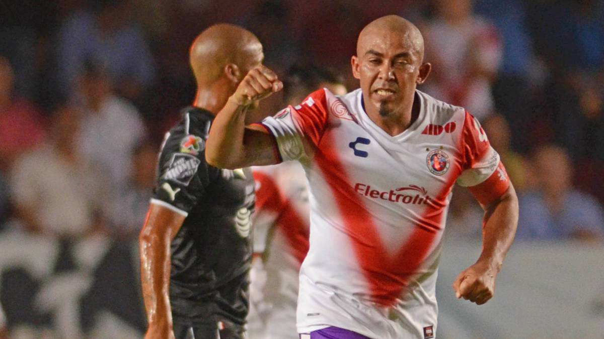 Seis equipos buscan dos boletos a Liguilla - egidio-arévalo-1-veracruz-monterrey