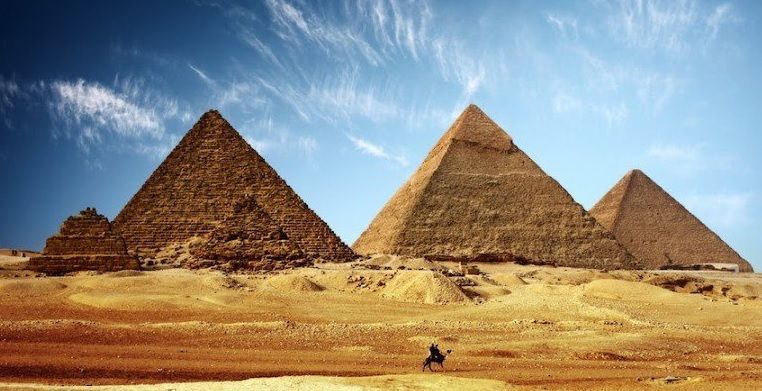 Descubren restos de una pirámide en Egipto