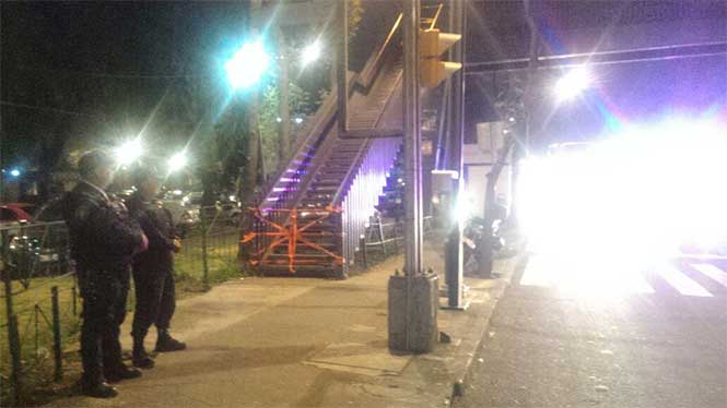 Cierran puente peatonal en Insurgentes y Eje Norte 2 por posible desplome