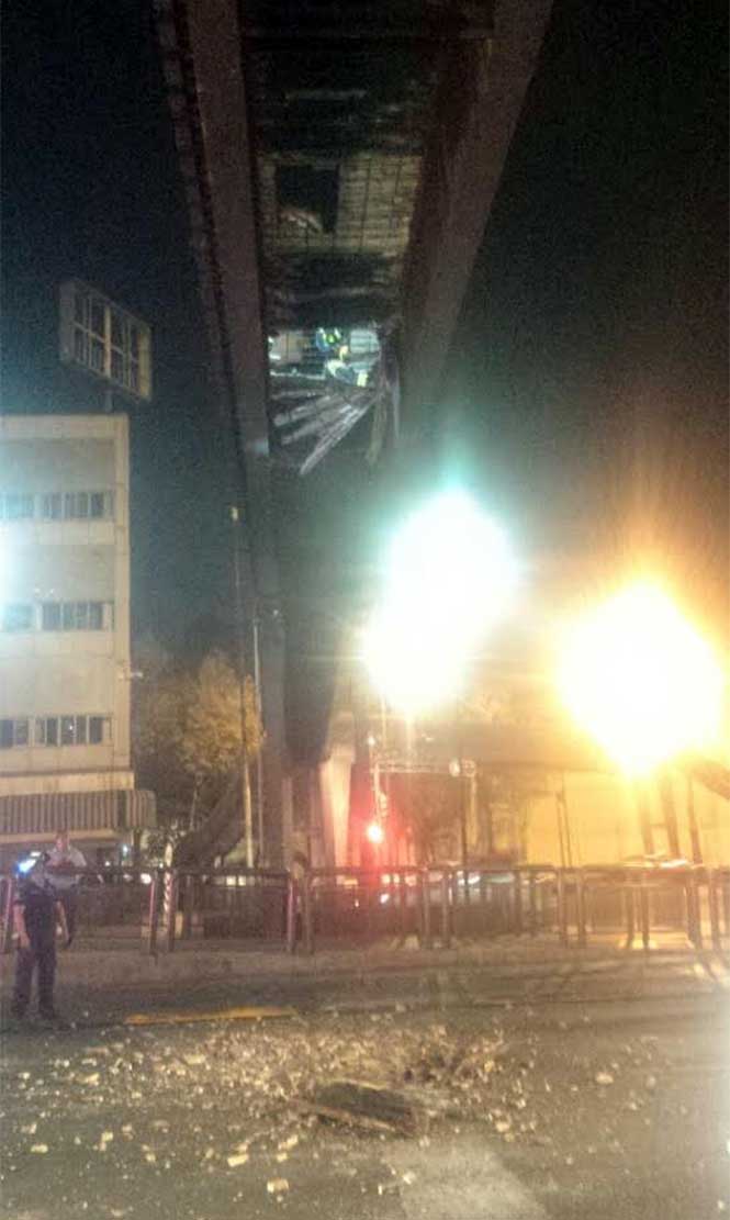 Cierran puente peatonal en Insurgentes y Eje Norte 2 por posible desplome - eje-2