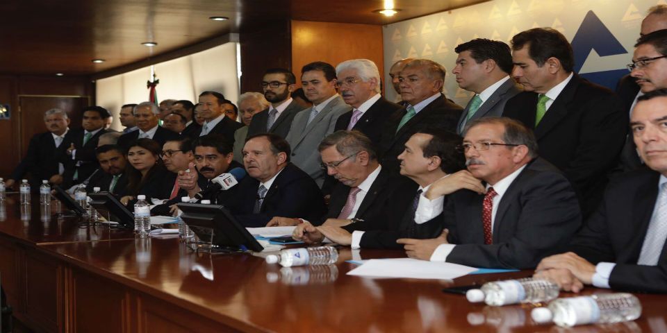 Recibe Enrique Solana apoyo de empresarios mexicanos