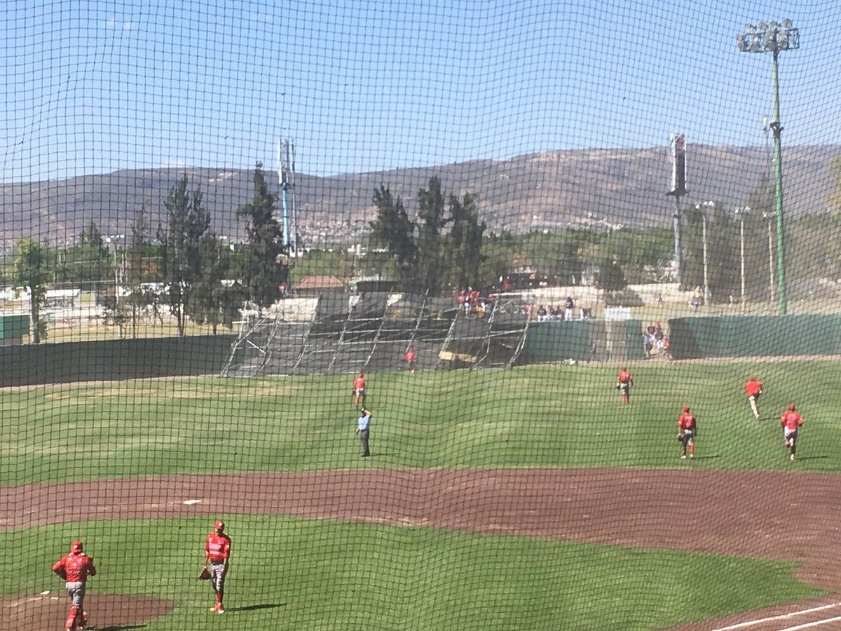 Se derrumba estructura en el estadio de Bravos de León
