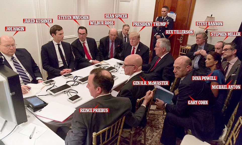 La improvisada sala de guerra de Trump en Mar-a-Lago - estados-unidos-siria-2