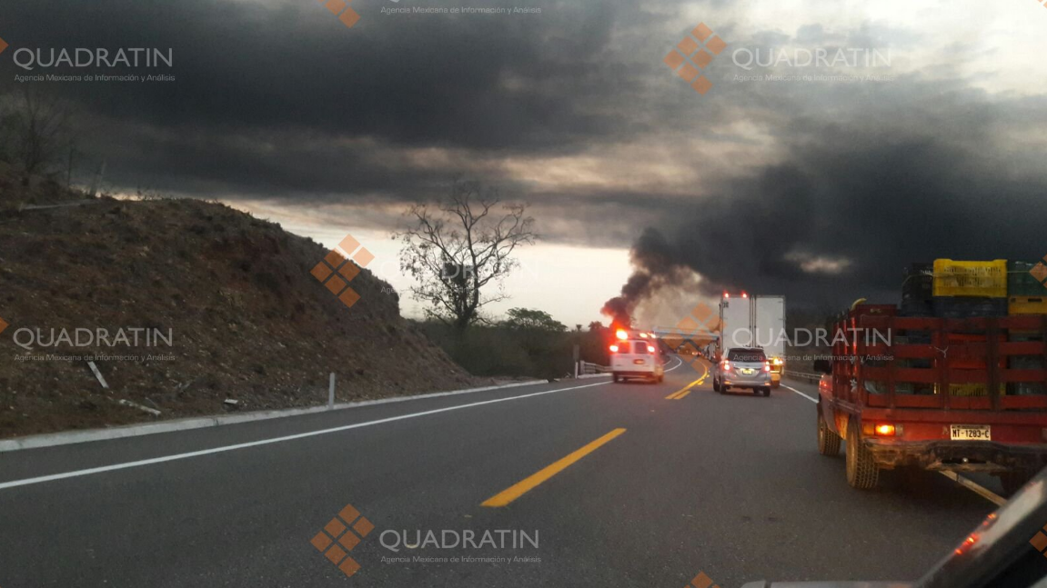 Confirma Fiscalía de Guerrero 24 muertos en choque en la Autopista Siglo XXI - explosión-2