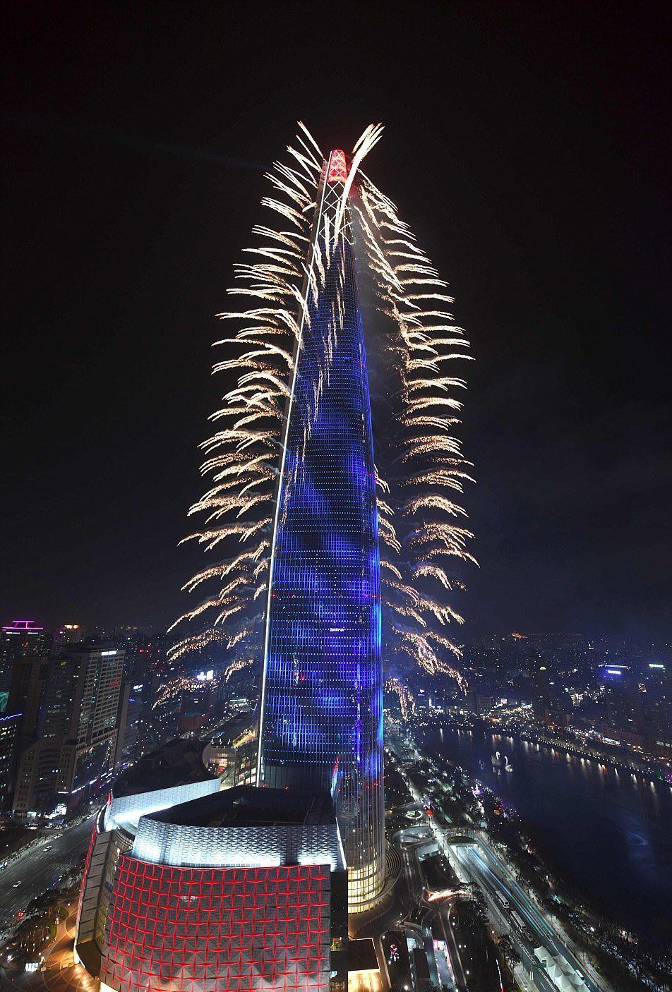#Fotos Así es el quinto rascacielos más alto del mundo - getty-lotte-tower-3-e1491334160845