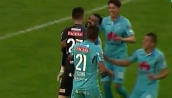 #Video Portero anota gol desde su portería