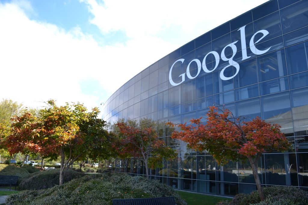 Rusia multa a Google con 439 millones de rublos - googleplex
