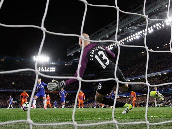 Chelsea vence al Manchester City y se afianza en el liderato - hazard-chelsea