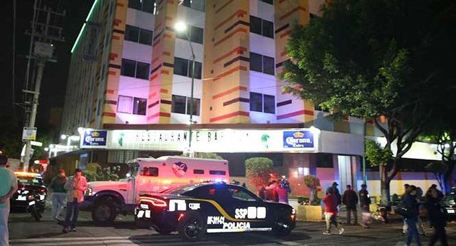 Sujeto se arroja del cuarto piso de un hotel en la colonia Doctores