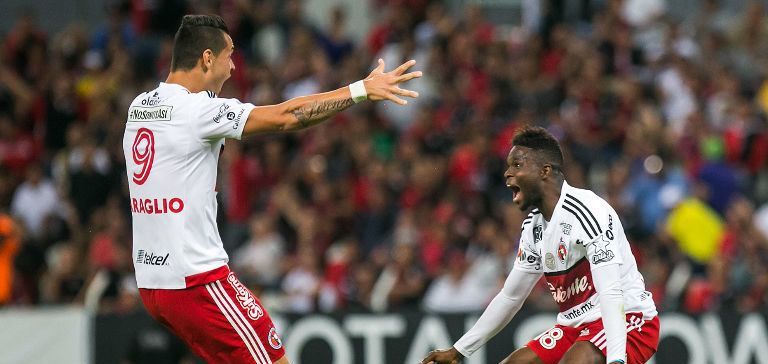 Avilés Hurtado anota el gol de la temporada