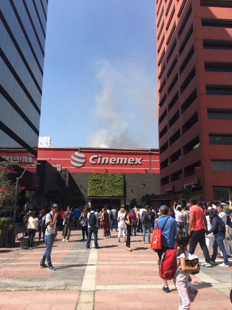 Incendio en cine de Galerías Plaza de las Estrellas - incendio-cinemex-plaza-galerias-768x1024