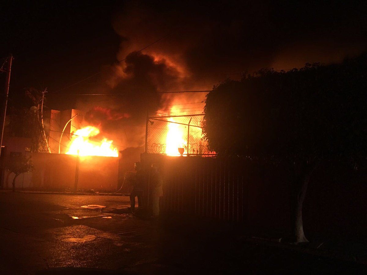 Toma clandestina provoca incendio en Cuernavaca