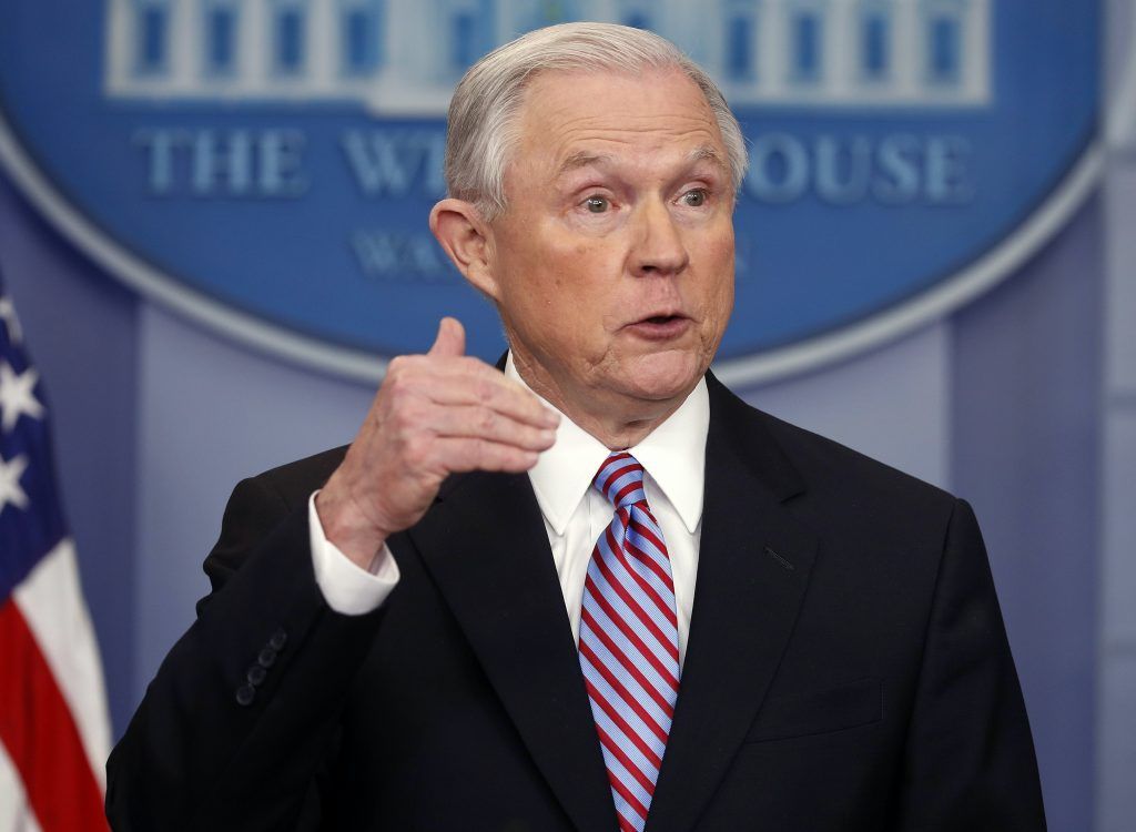 EE.UU. calificará como delito grave el reingreso de indocumentados - jeff-sessions-2-1024x750