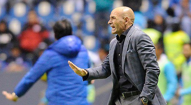 Tengo ocho meses para levantar a Cruz Azul: Jémez