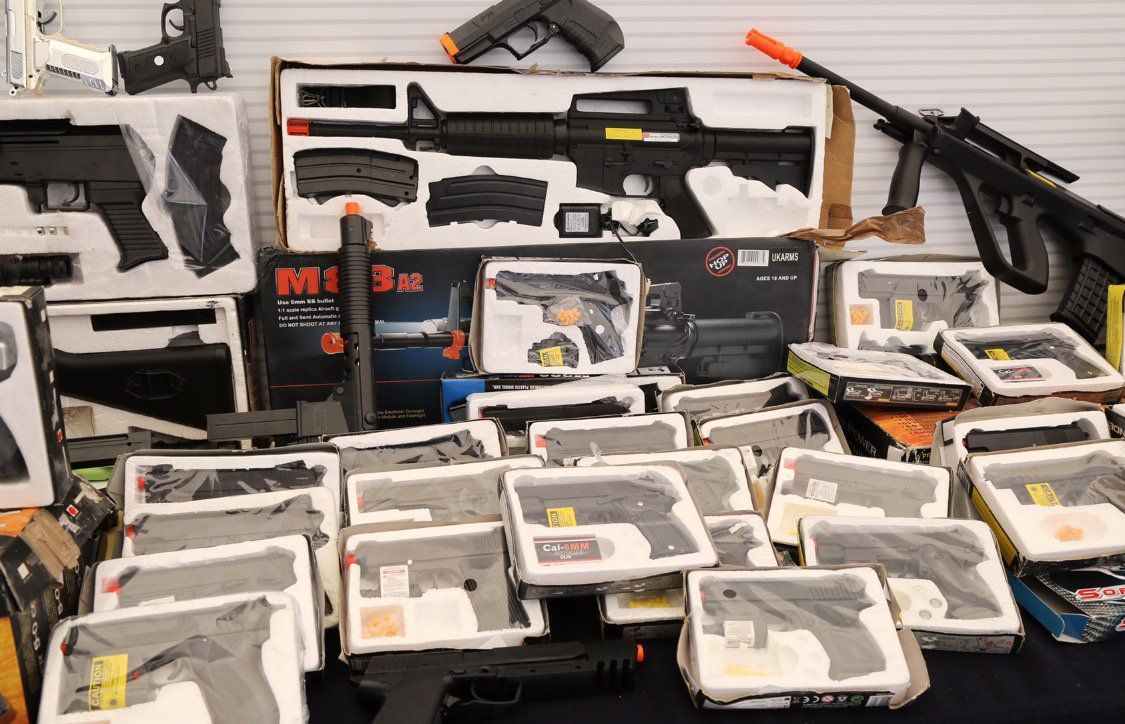 Policía sugiere a padres evitar compra de juguetes bélicos