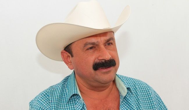 Layín, el alcalde que robó poquito, también es grosero