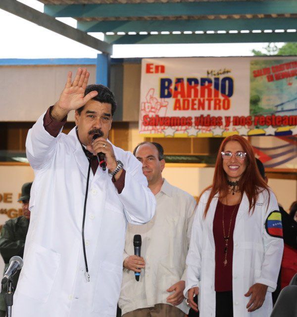 Maduro amenaza con revelar detalles del proceso de paz en Colombia - maduro-medicos