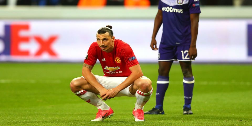 Manchester United saca empate en Bélgica