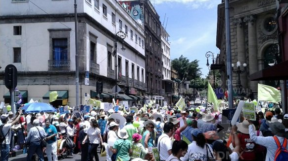 Manifestación en contra del aborto afecta circulación en Paseo de la Reforma