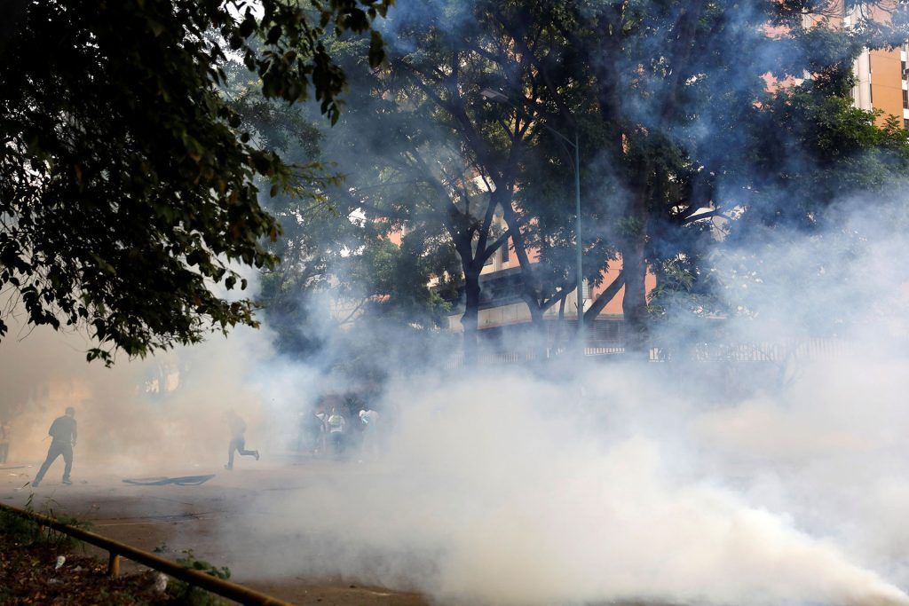 Marcha multitudinaria deja dos muertos en Venezuela - marcha-vanezuela-reuters-1024x683