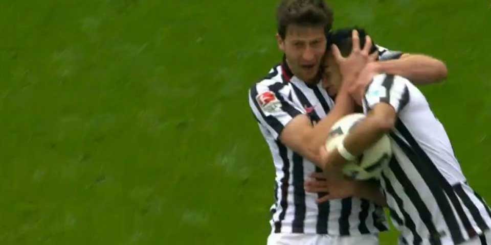 Marco Fabián anota dos en victoria del Frankfurt