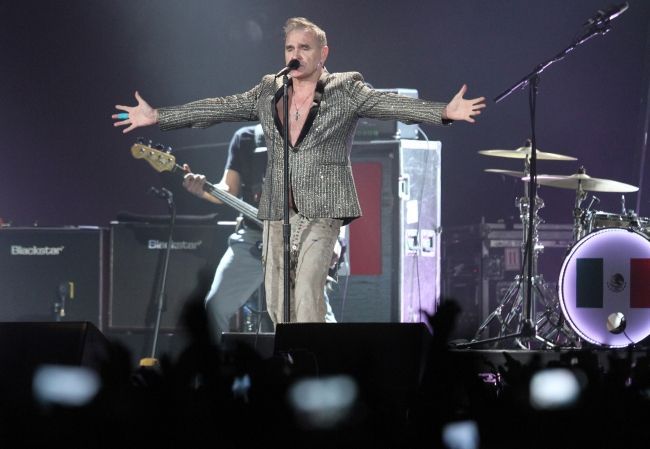 Morrissey se burla del muro de Trump durante concierto en la Ciudad de México - morrissey-cdmx