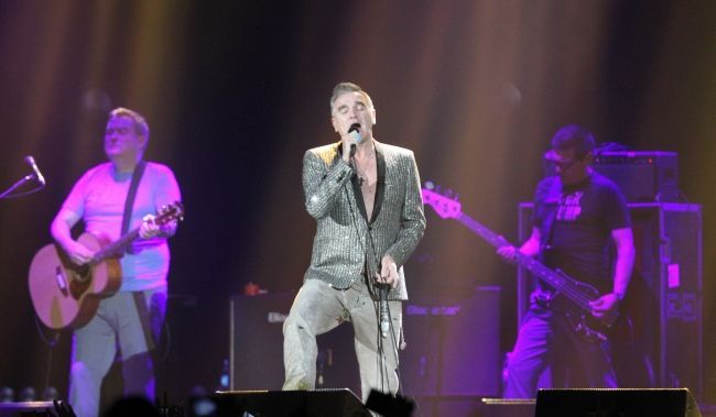 Morrissey se burla del muro de Trump durante concierto en la Ciudad de México