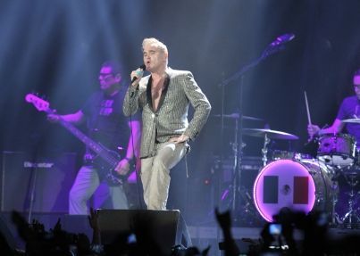 Morrissey se burla del muro de Trump durante concierto en la Ciudad de México - morrissey-cdmx2