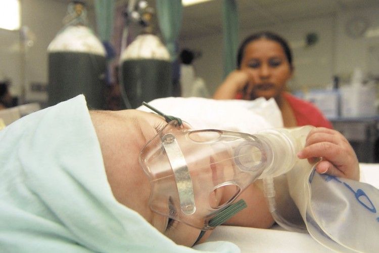 Neumonía, principal causa de hospitalización en niños: IMSS - neumonia-niños2