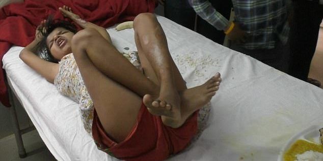 #Video Rescatan a niña viviendo con monos en bosque de India