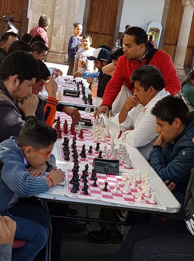 Niños de Morelia botean para acudir a competencia de ajedrez en Costa Rica - niños-ajedrez-morelia-3
