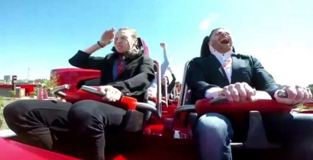 Invitado inesperado en una montaña rusa